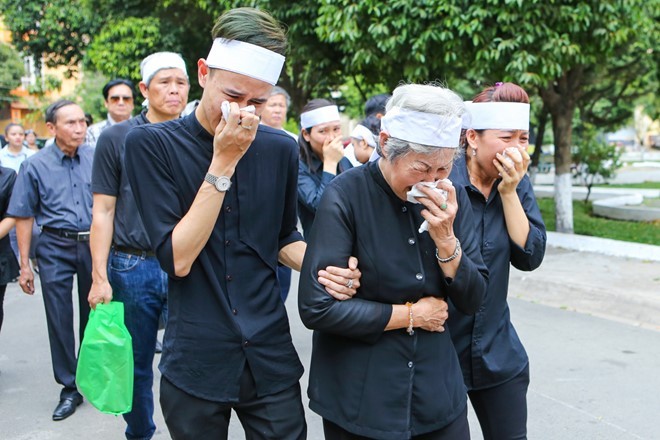 Nghe si Sai Gon thuong tiec tien dua dao dien Chau Hue-Hinh-6